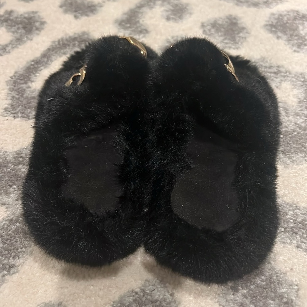 Black Plush Slippers with Chain Accent size 7 - Picture 3 of 4